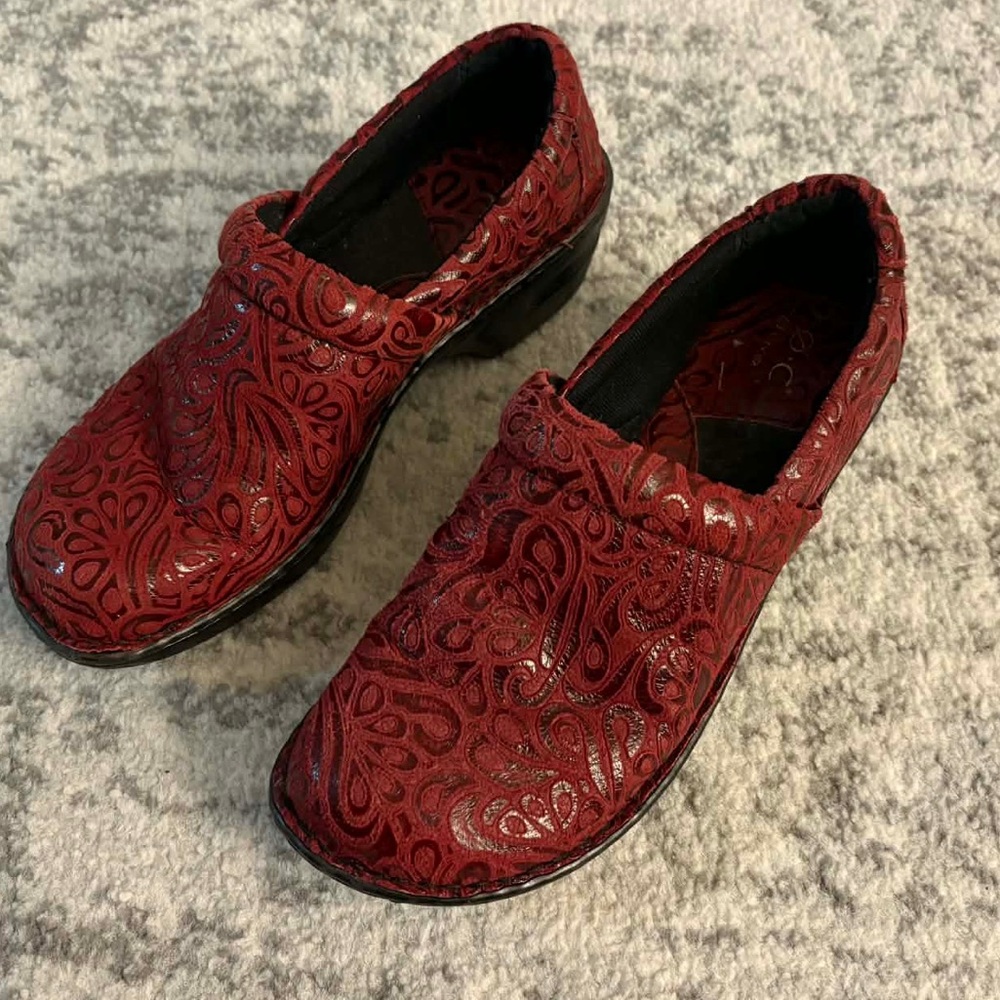 B.O.C. Born Concept Peggy clog in a deep red paisley embossed suede Size 8.5